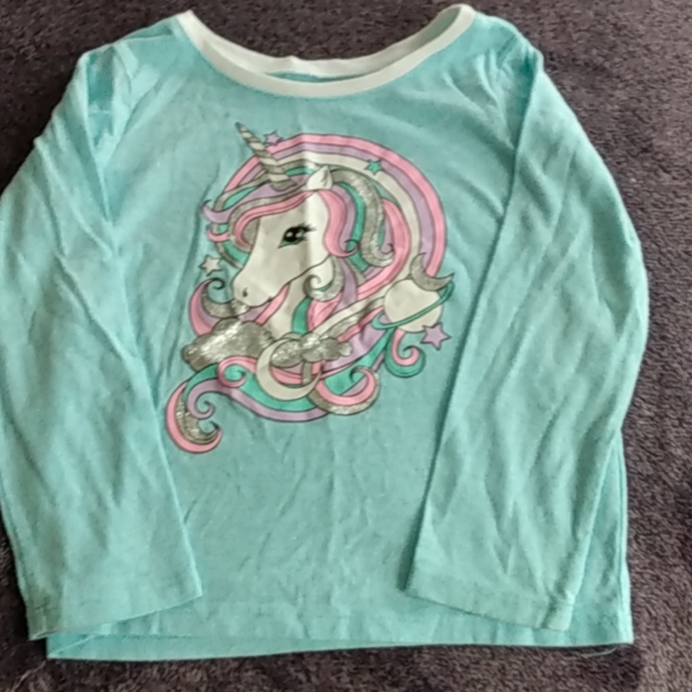 Girls long sleeved 5T unicorn shirt